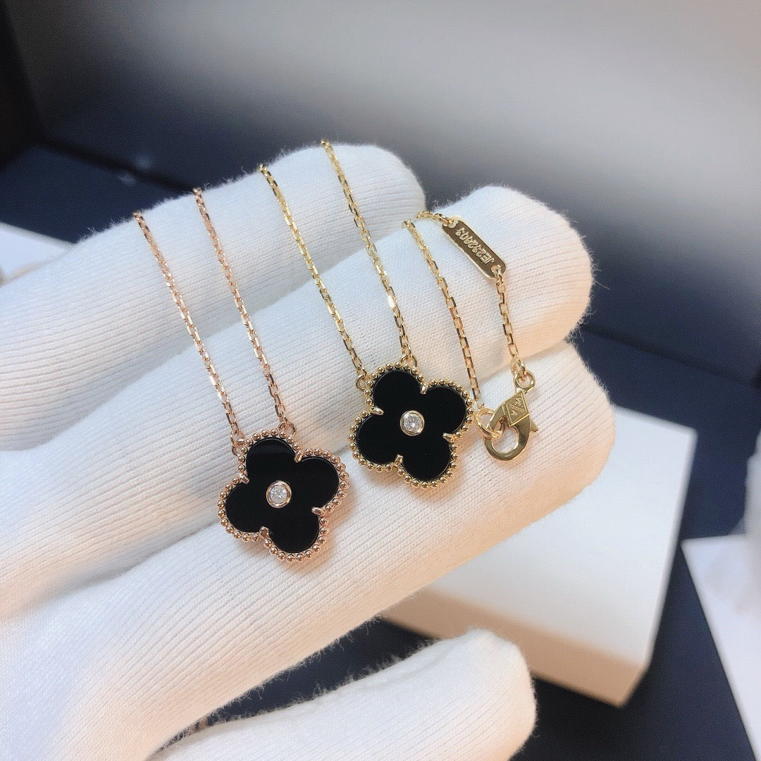 [⭐Clover Jewelry]CLOVER 15MM DIAMOND ONYX NECKLACE