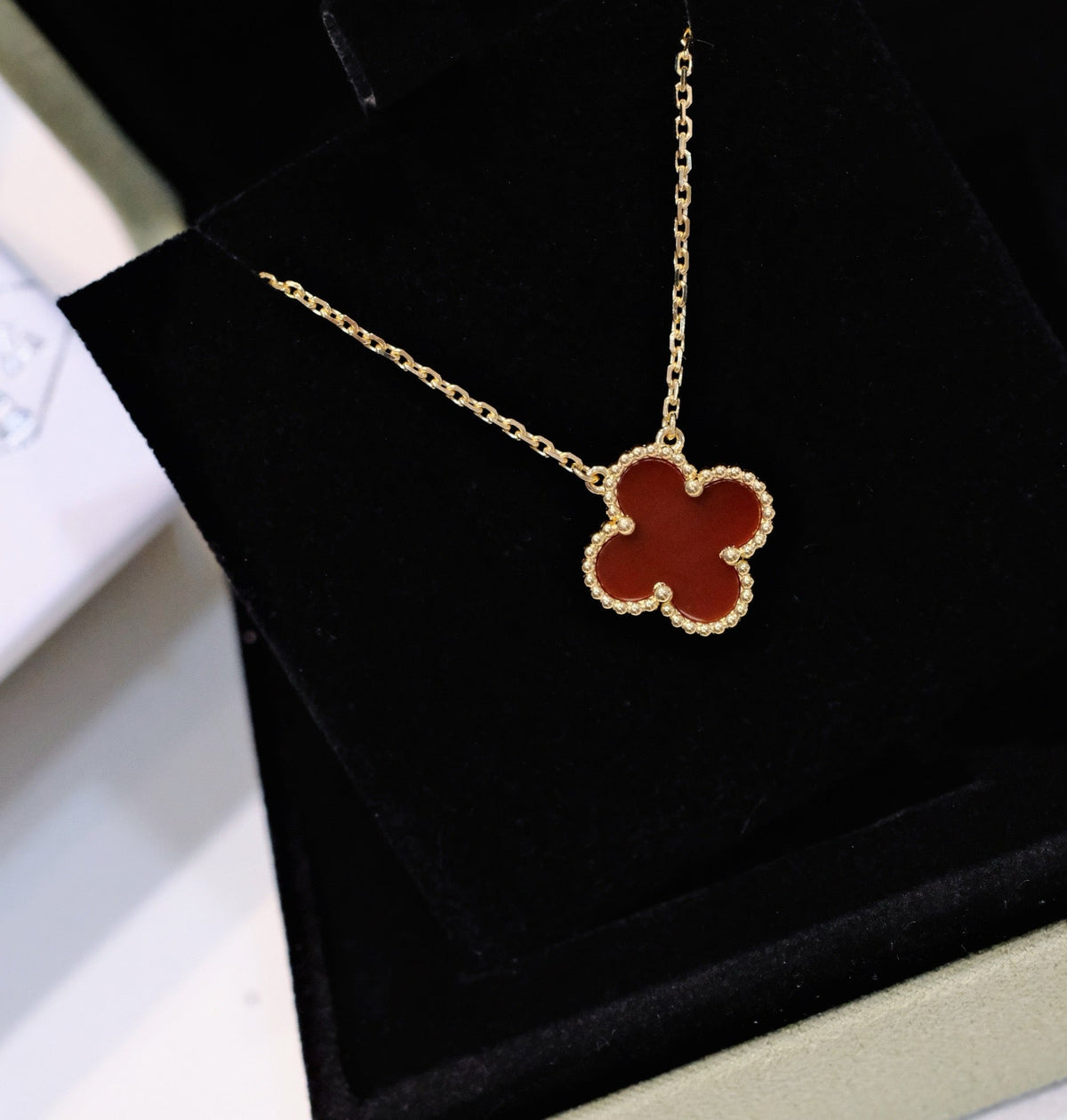 [⭐Clover Jewelry]CLOVER 15MM CARNELIAN SINGLE FLOWER NECKLACE