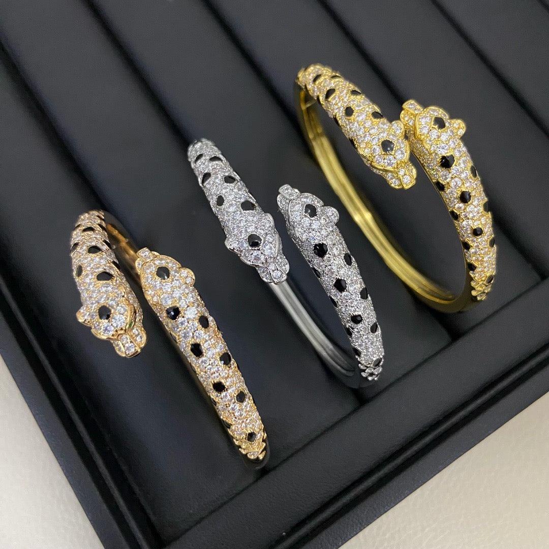 [⭐Clover Jewelry]PANTHERE DOUBLE HEADED HALF DIAMOND OPEN BRACELET