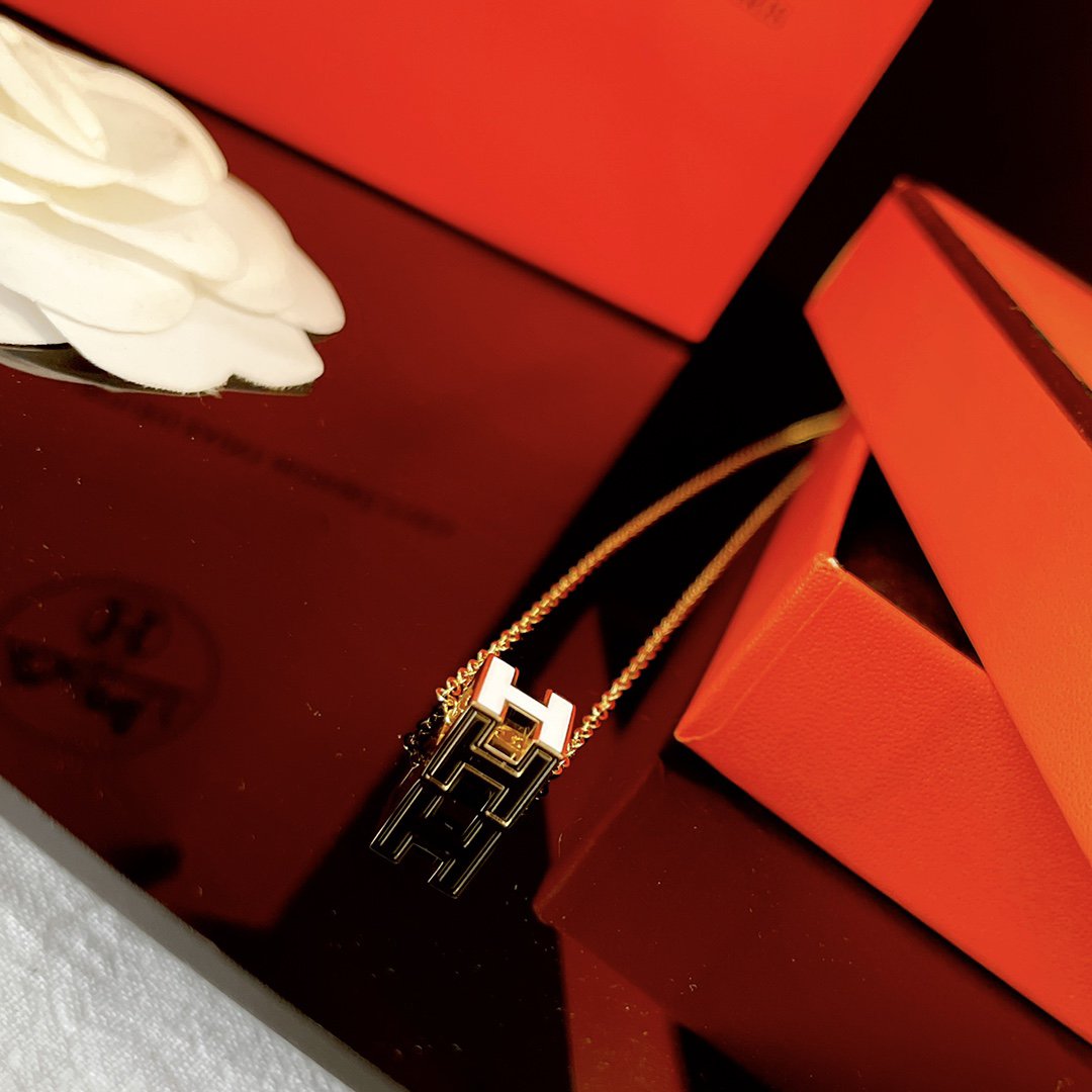 [⭐Clover Jewelry]H WHITE SQUARE GOLD NECKLACE