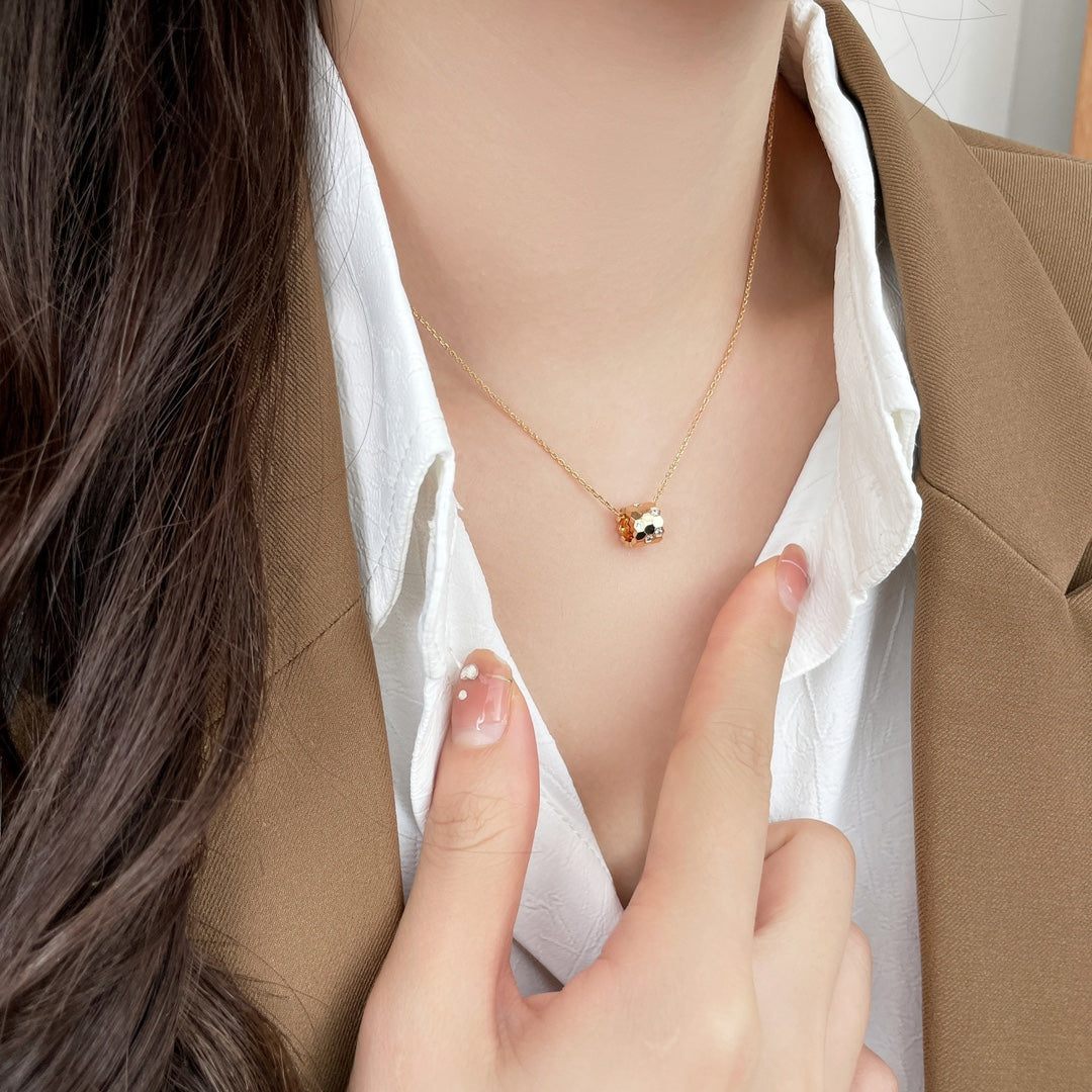 [⭐Clover Jewelry]BEE MINI PEDANT DIAMOND NECKLACE
