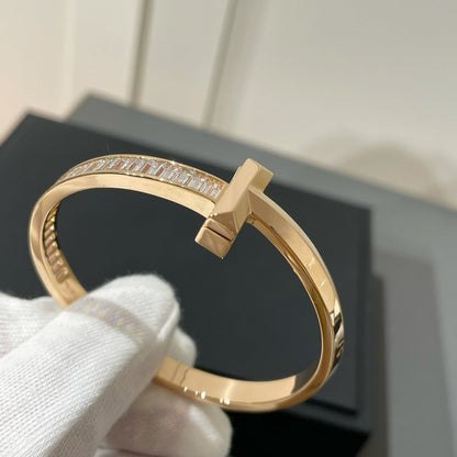 [Clover Jewelry]WIDE HINGED BANGLE PINK GOLD WITH BAGUETTE DIAMONDS