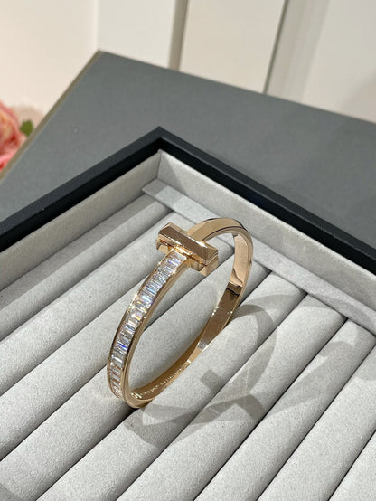 [Clover Jewelry]WIDE HINGED BANGLE PINK GOLD WITH BAGUETTE DIAMONDS