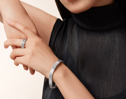 [⭐Clover Jewelry]NEW 7 MM 7-DIAMOND HEART-SHAPED BRACELET