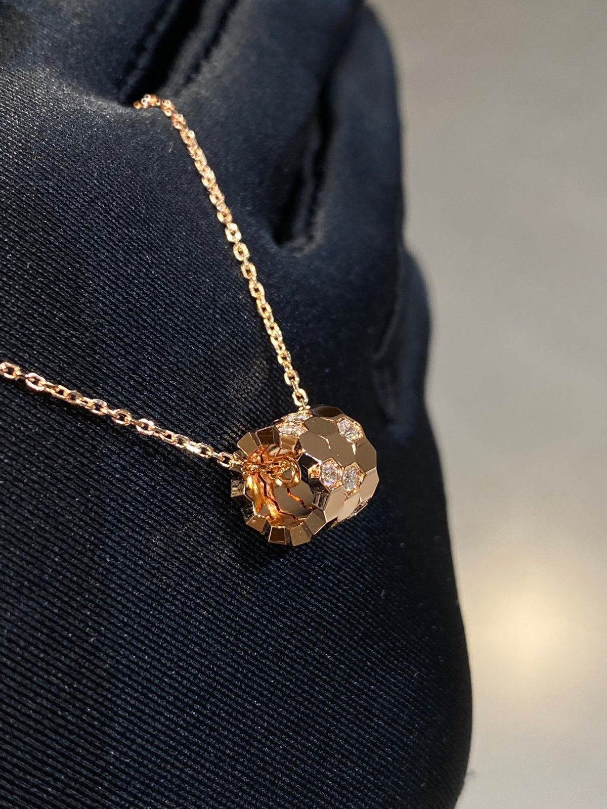 [⭐Clover Jewelry]BEE LOVE DIAMOND NECKLACE