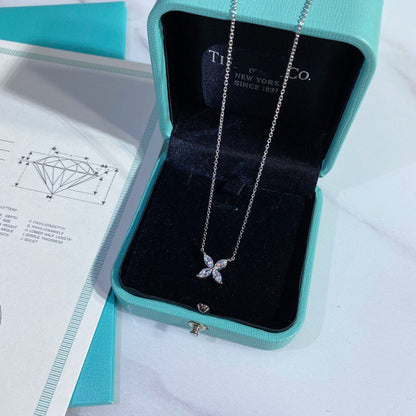 [Clover Jewelry]PLATINUM AND DIAMOND VICTORIA PENDANT NECKLACE