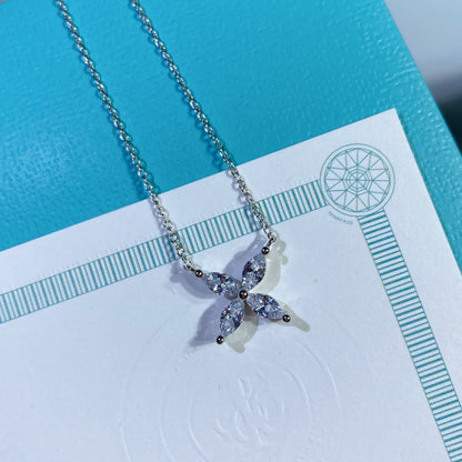 [Clover Jewelry]PLATINUM AND DIAMOND VICTORIA PENDANT NECKLACE