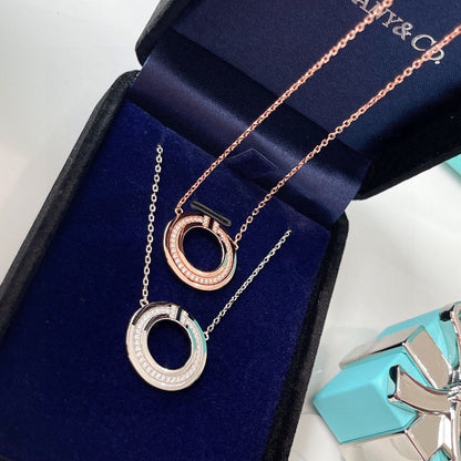 [Clover Jewelry]DIAMOND AND MOTHER OF PEARL CIRCLE PENDANT
