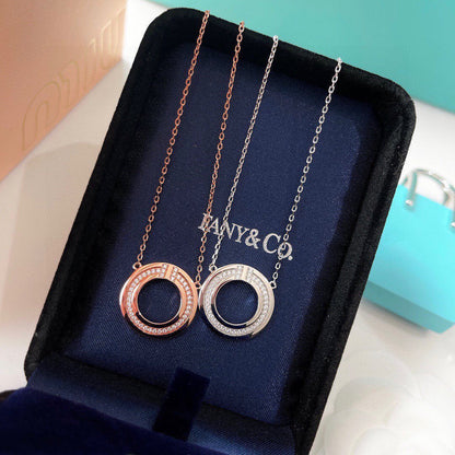 [Clover Jewelry]DIAMOND AND MOTHER OF PEARL CIRCLE PENDANT