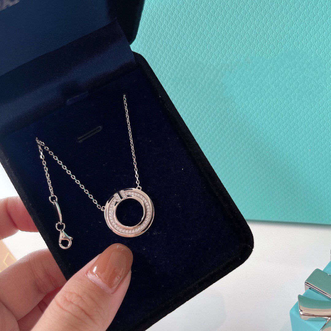[Clover Jewelry]DIAMOND AND MOTHER OF PEARL CIRCLE PENDANT