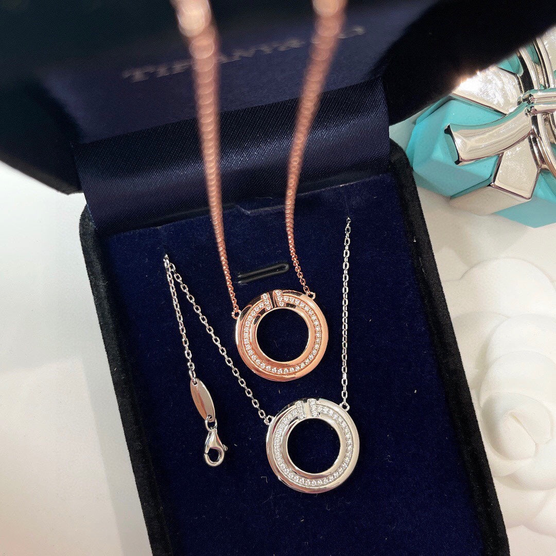 [Clover Jewelry]DIAMOND AND MOTHER OF PEARL CIRCLE PENDANT