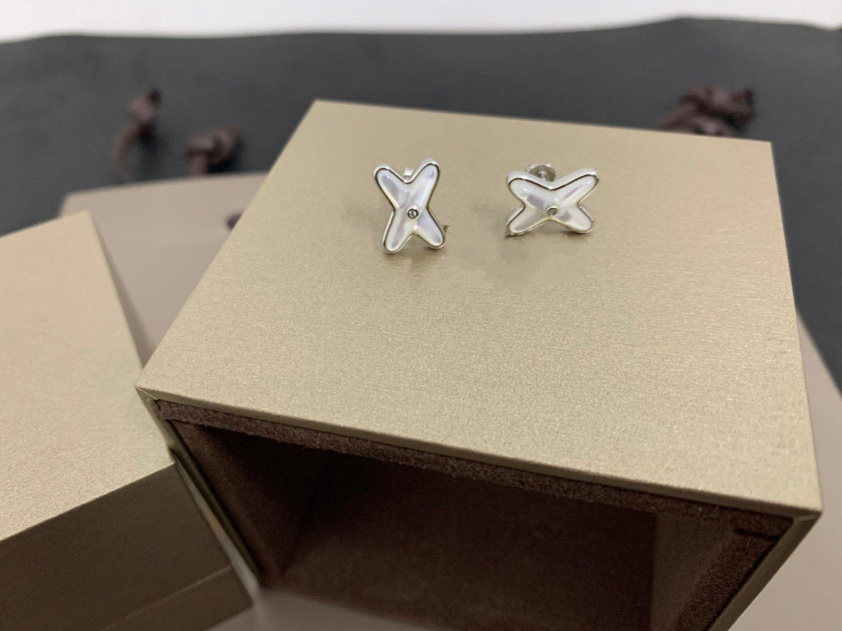 [⭐Clover Jewelry]JEUX DE WHITE MOP SILVER DIAMOND EARRINGS