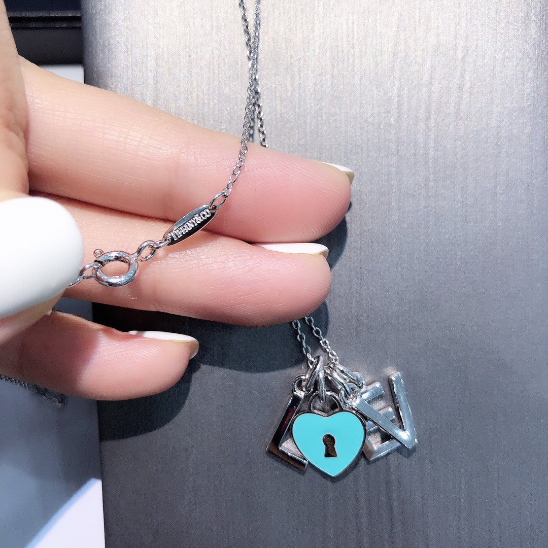 [Clover Jewelry]COLLAR LOVE PLATA NECKLACE