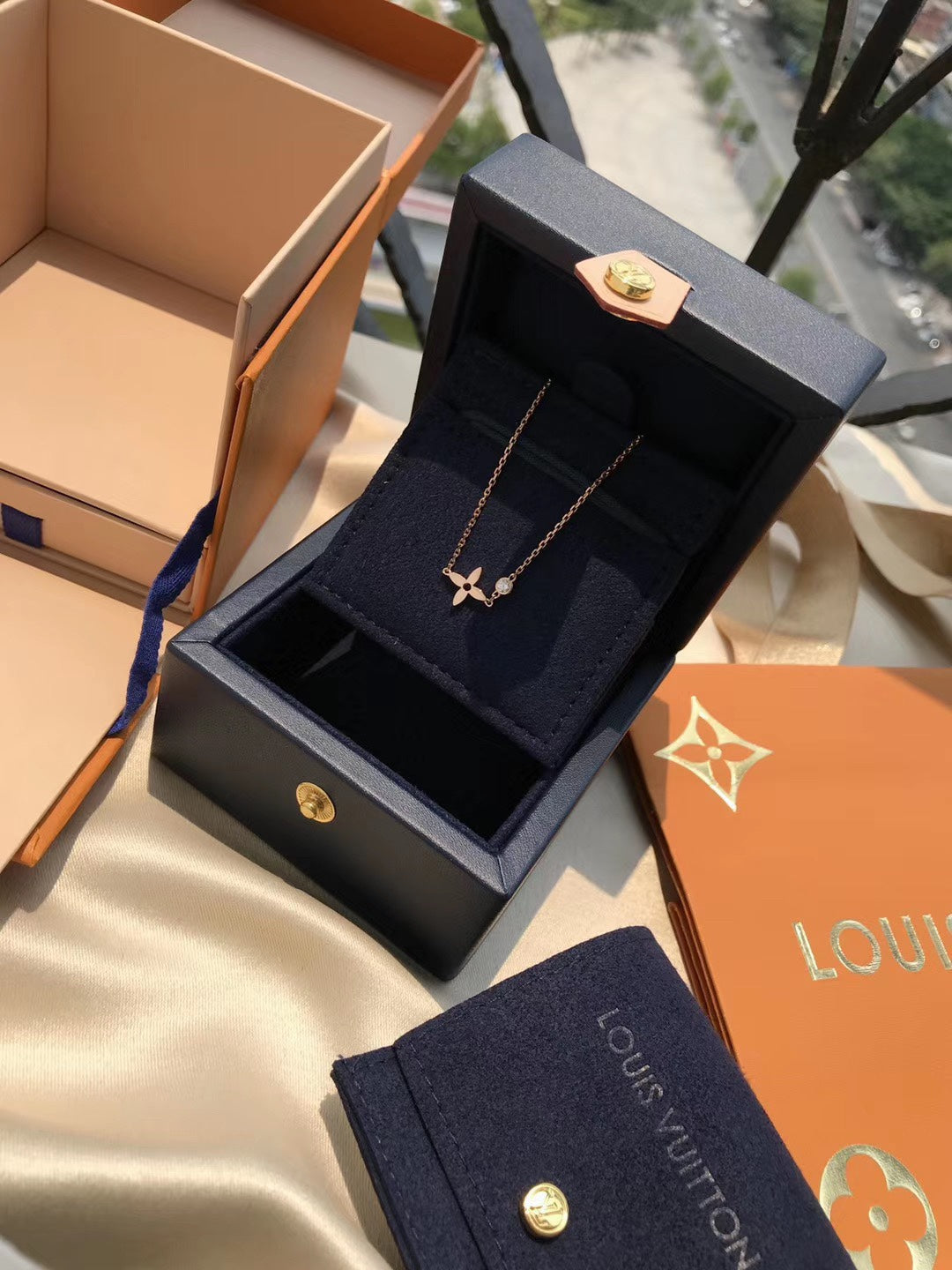 [⭐Clover Jewelry]BLOSSOM PENDANT PINK GOLD AND DIAMOND