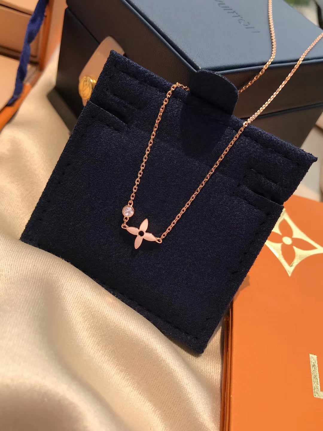 [⭐Clover Jewelry]BLOSSOM PENDANT PINK GOLD AND DIAMOND