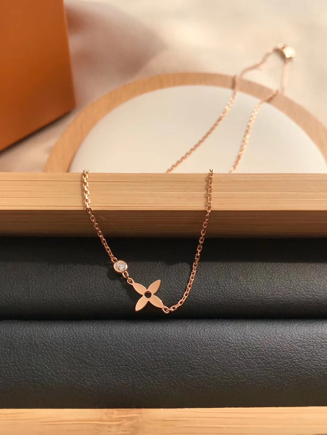 [⭐Clover Jewelry]BLOSSOM PENDANT PINK GOLD AND DIAMOND