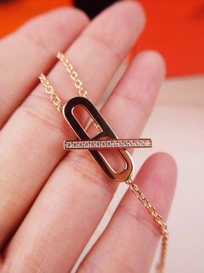 [⭐Clover Jewelry]HM FIRE PIG NOSE NECKLACE TRENDY STREET