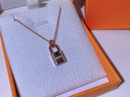 [⭐Clover Jewelry]HM ADVANCED NICHE LOCK HEAD NECKLACE DIAMONDS