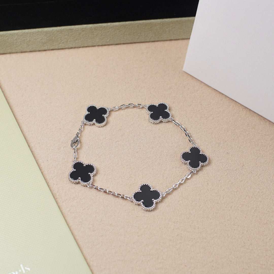 [⭐Clover Jewelry] CLOVER 5 MOTIF ONYXS BRACELET COLLECTION