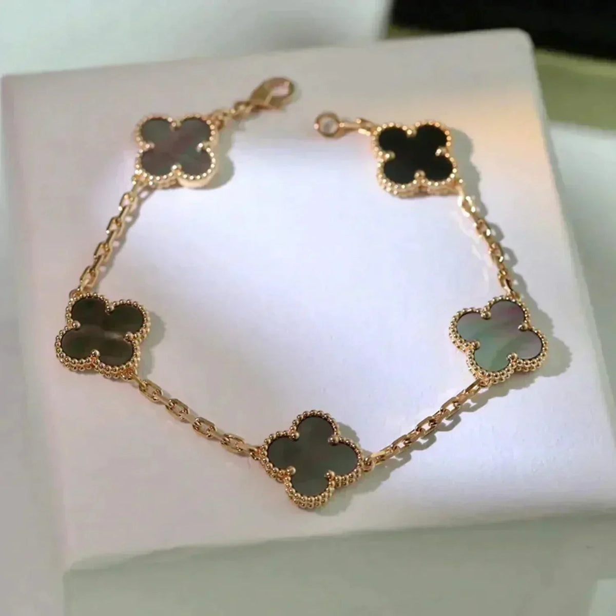 [⭐Clover Jewelry] CLOVER 5 MOTIF GRAY MOP BRACELET COLLECTION