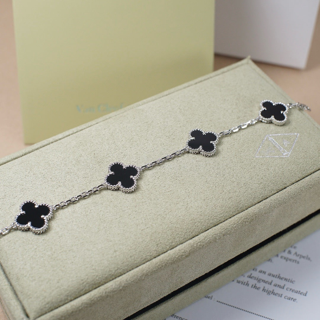[⭐Clover Jewelry] CLOVER 5 MOTIF ONYXS BRACELET COLLECTION
