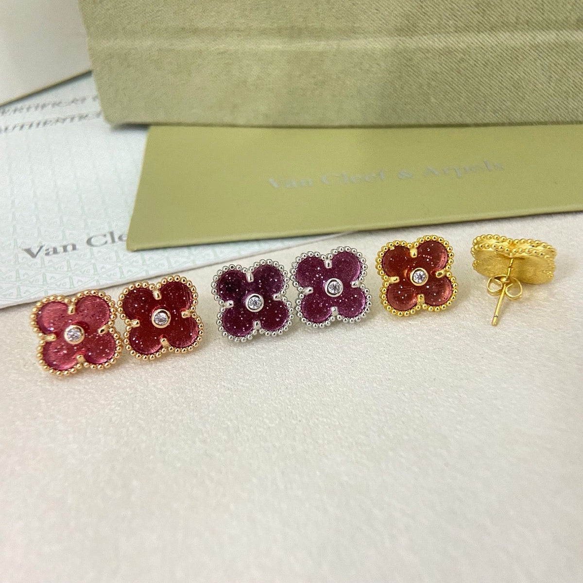 [⭐Clover Jewelry]2026 NEW  CLOVER 1 MOTIFPINK ENAMEL STUD EARRINGS WITH DIAMONDS