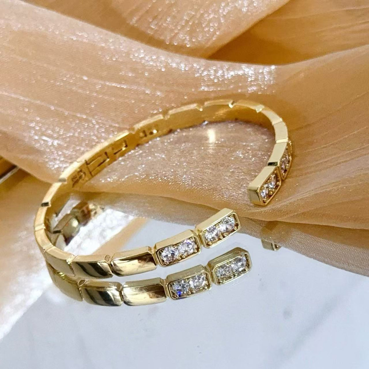 [⭐Clover Jewelry jewelrys]LOVE DIAMOND OPEN  BRACELET