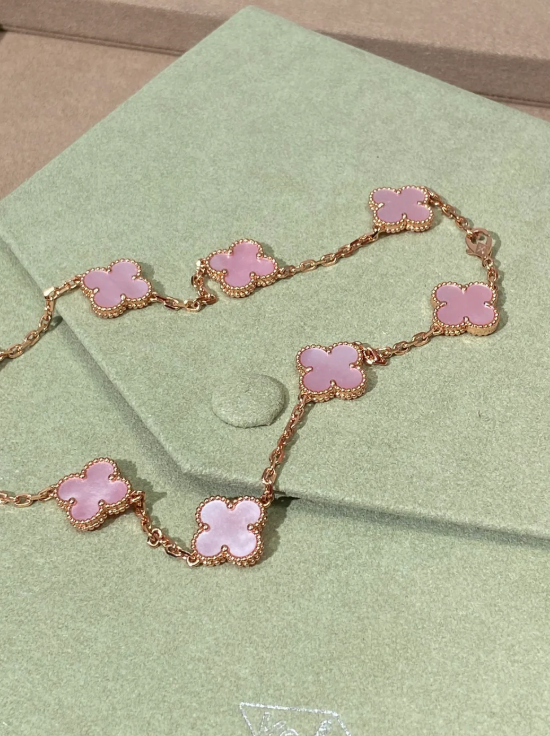[⭐Clover Jewelry Jewellery] Pink Necklace with Ten Clover Designs