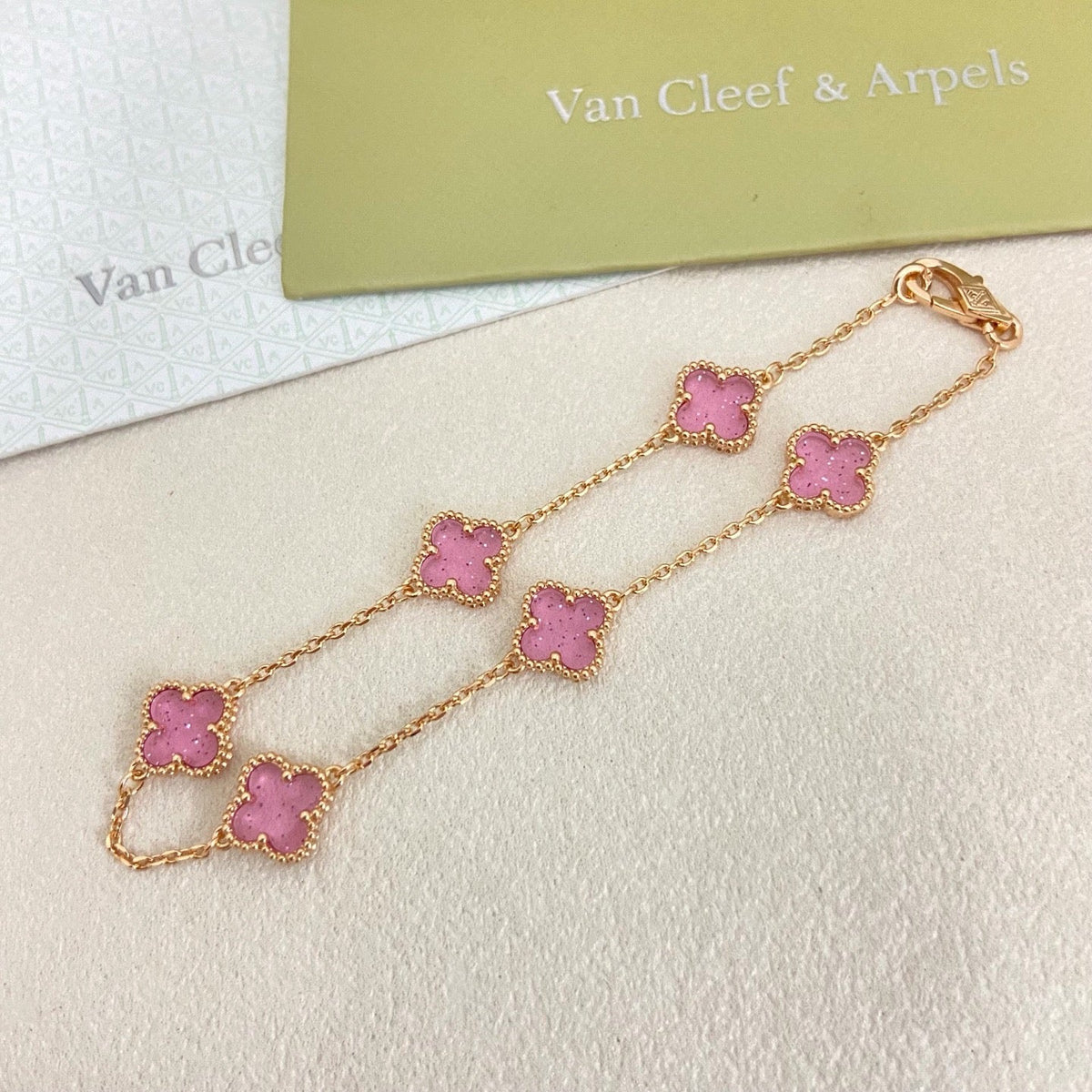 [⭐Clover Jewelry]2026 NEW CLOVER 6 MOTIF BUBBLE PINK ENAMEL BRACELET
