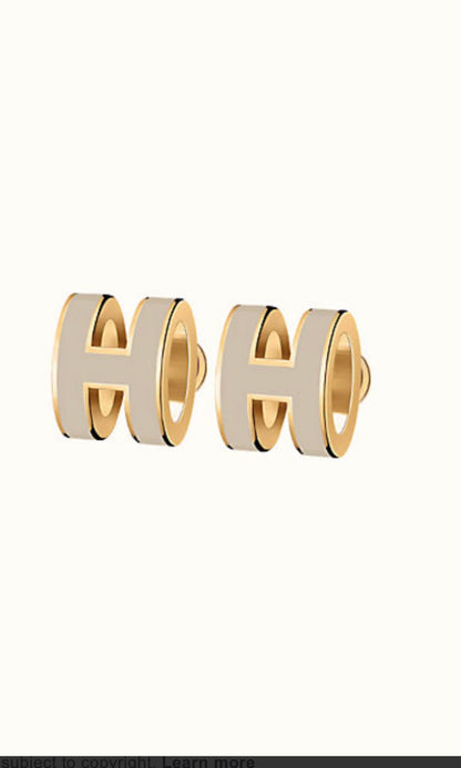[⭐Clover Jewelry]MINI POP H GOLD EARRINGS GREY