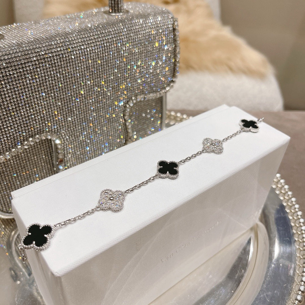 [⭐Clover Jewelry] CLOVER 5 MOTIF ONYXS BRACELET COLLECTION