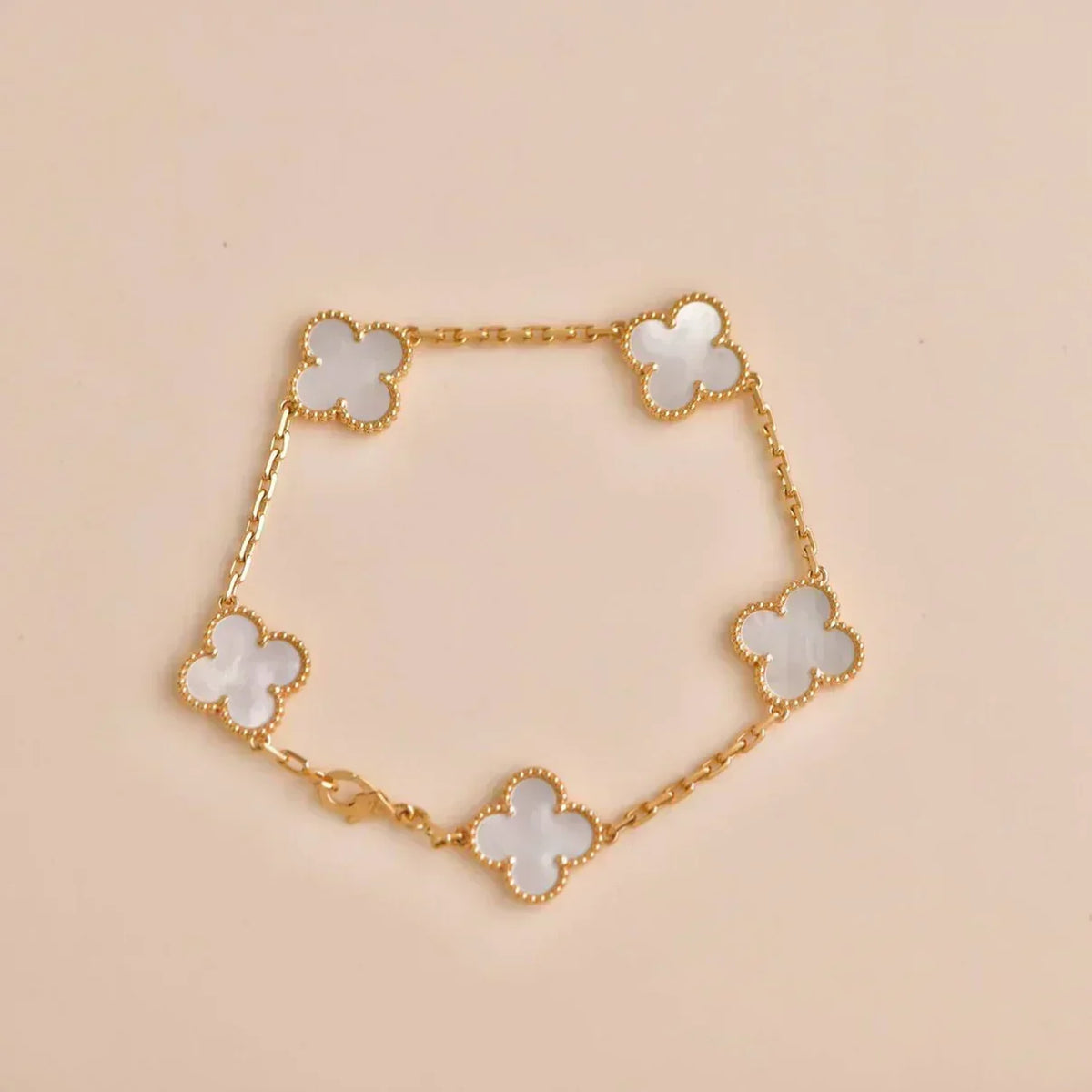 [⭐Clover Jewelry]CLOVER WHITE PEARL MOP 5 MOTIF BRACELET COLLECTION