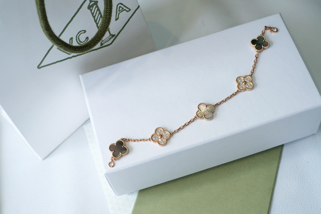 [⭐Clover Jewelry] CLOVER 5 MOTIF GRAY MOP BRACELET COLLECTION