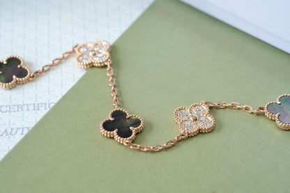 [⭐Clover Jewelry] CLOVER 5 MOTIF GRAY MOP BRACELET COLLECTION