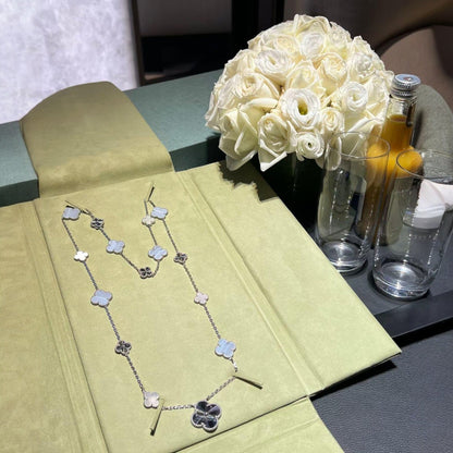 [⭐Clover Jewelry]DETACHABLE CLOVER 15(11+4) FLOWER SILVER NECKLACE SET