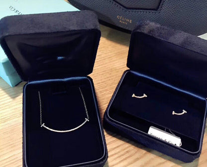 [Clover Jewelry]SMILE DIAMOND EARRINGS