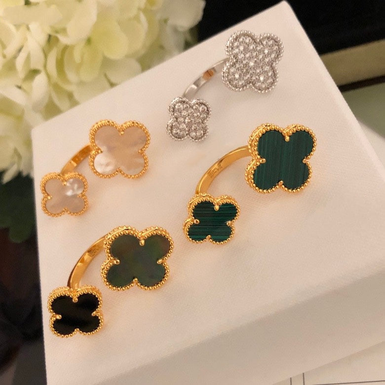 [⭐Clover Jewelry]CLOVER BETWEEN THE FINGER RING