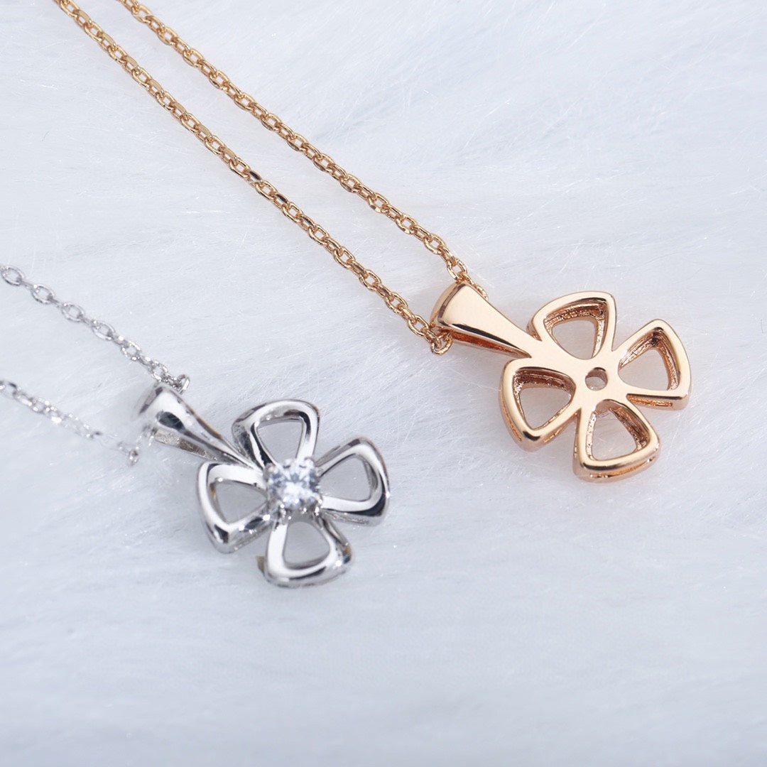 [⭐Clover Jewelry]FIOREVER NECKLACE DIAMOND CENTER