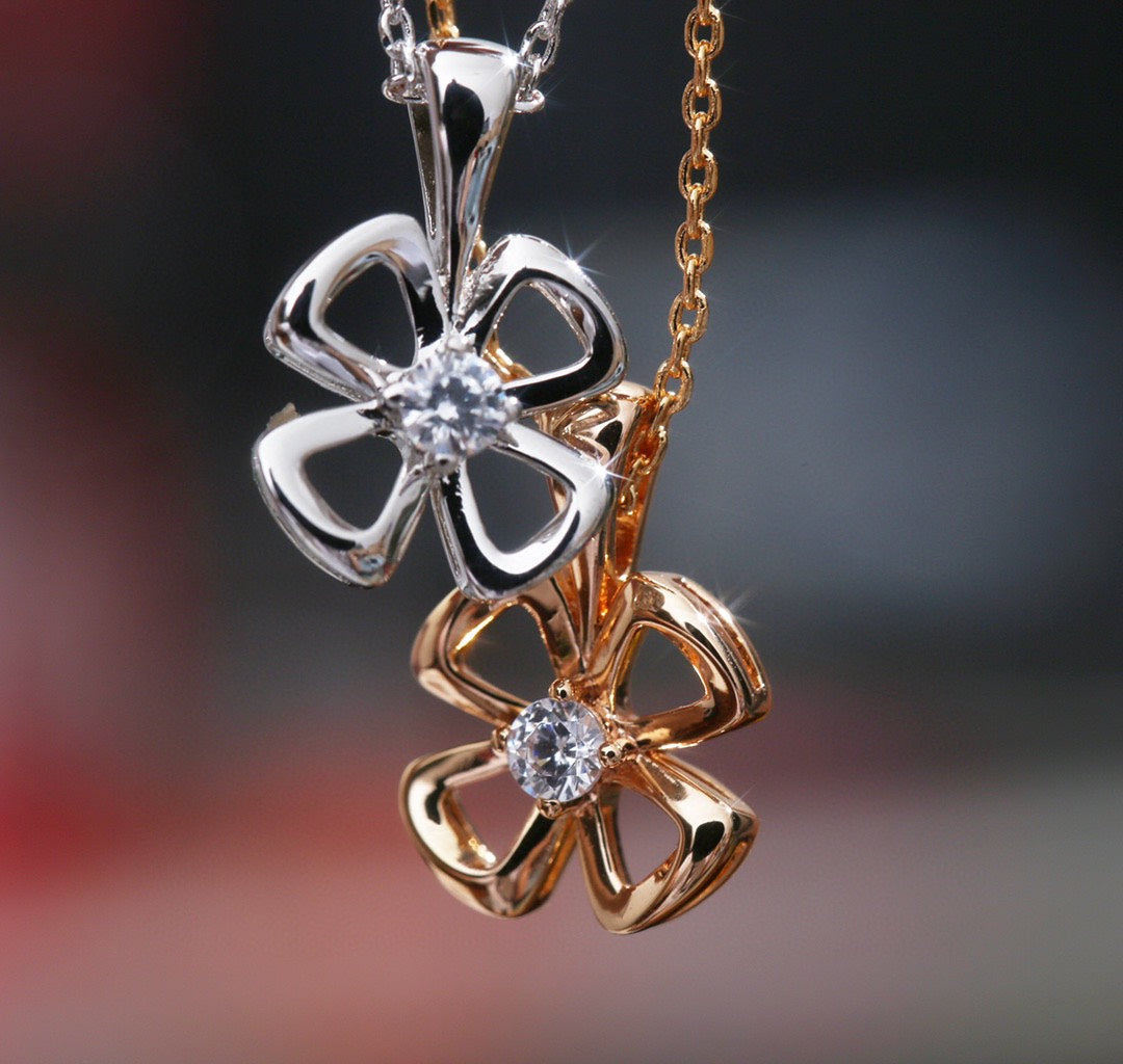 [⭐Clover Jewelry]FIOREVER NECKLACE DIAMOND CENTER