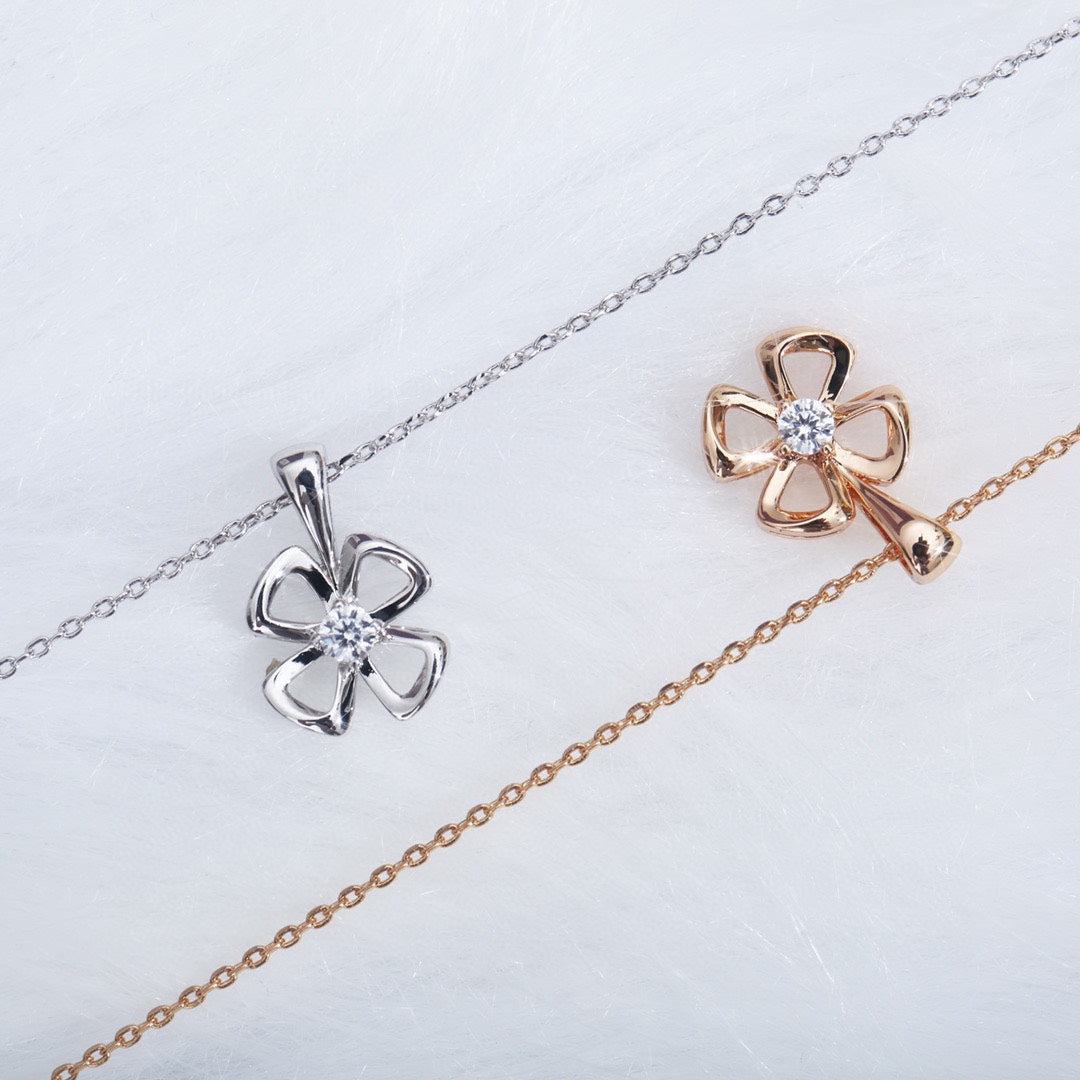 [⭐Clover Jewelry]FIOREVER NECKLACE DIAMOND CENTER