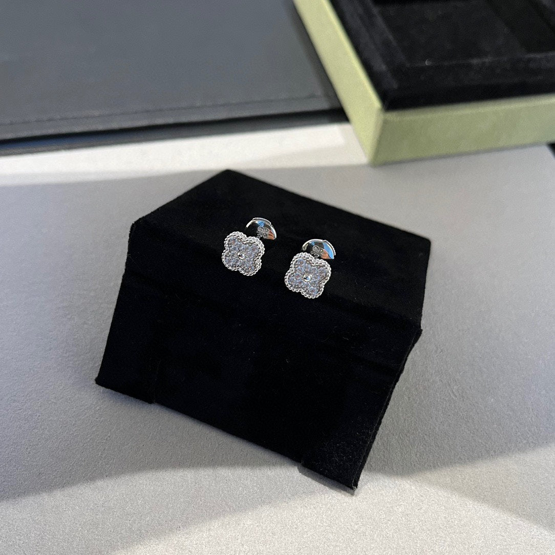 [⭐Clover Jewelry]CLOVER MINI DIAMOND STUD EARRINGS