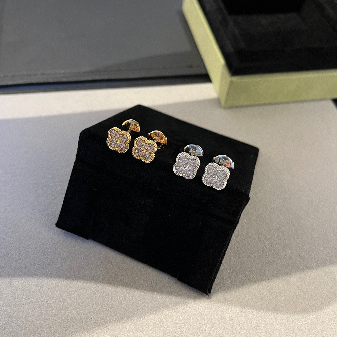 [⭐Clover Jewelry]CLOVER MINI DIAMOND STUD EARRINGS