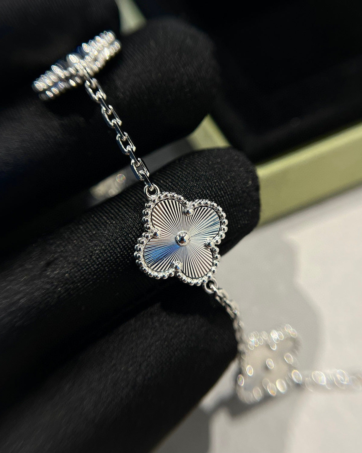 [⭐Clover Jewelry] CLOVER 5 MOTIF LASER BRACELET COLLECTION