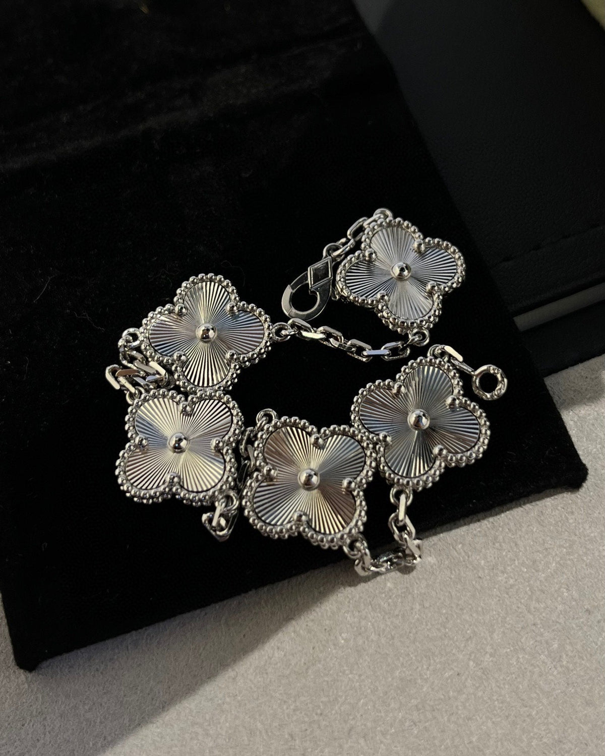 [⭐Clover Jewelry] CLOVER 5 MOTIF LASER BRACELET COLLECTION