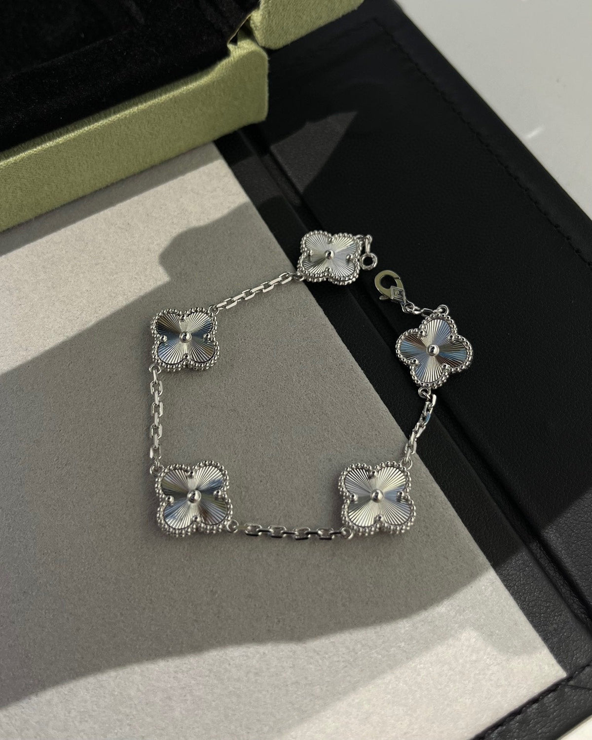 [⭐Clover Jewelry] CLOVER 5 MOTIF LASER BRACELET COLLECTION